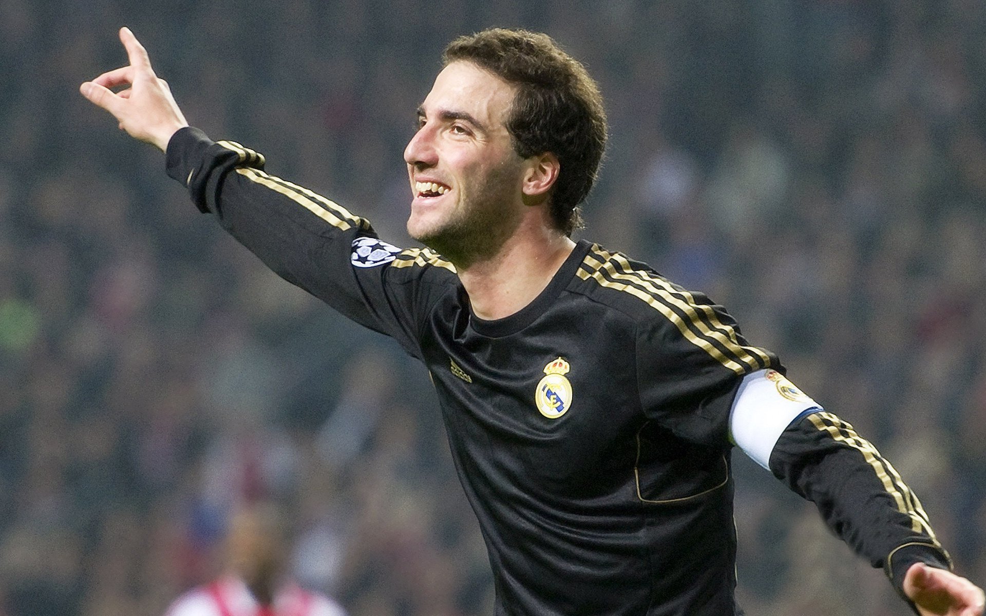 世界杯：决赛下半场姆巴佩连入两球 将比赛拖入加时